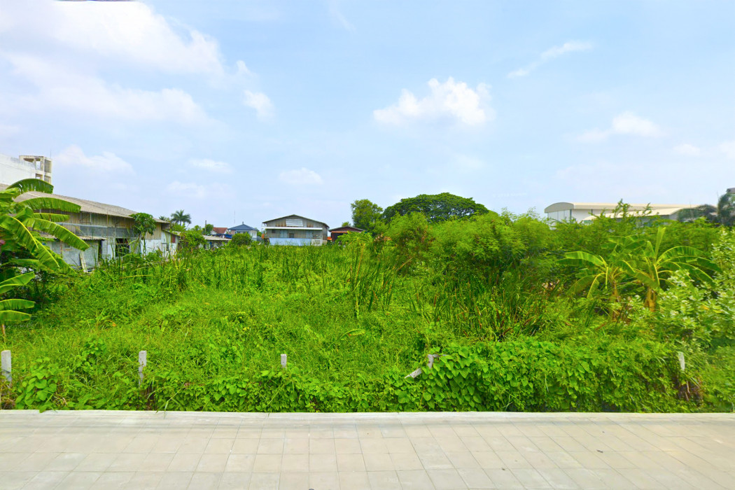 Land for sale on Thawi Watthana-Kanchanaphisek Road, 401 sqw, near Phutthamonthon Sai 3 Road, just 550 m. DD Loading...