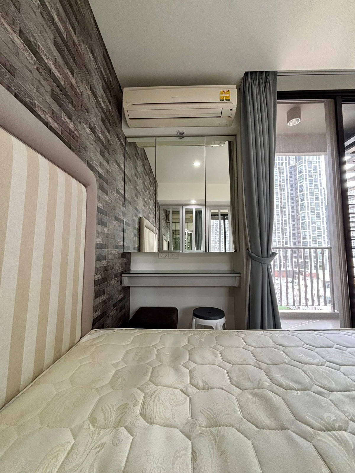 CondoSapankwai,Jatujak : The Editor BTS SaphanKwai for Sale/Rent Condo for sale/rent The Editor BTS Saphan Khwai + Condo, good location near BTS Saphan Khwai station.