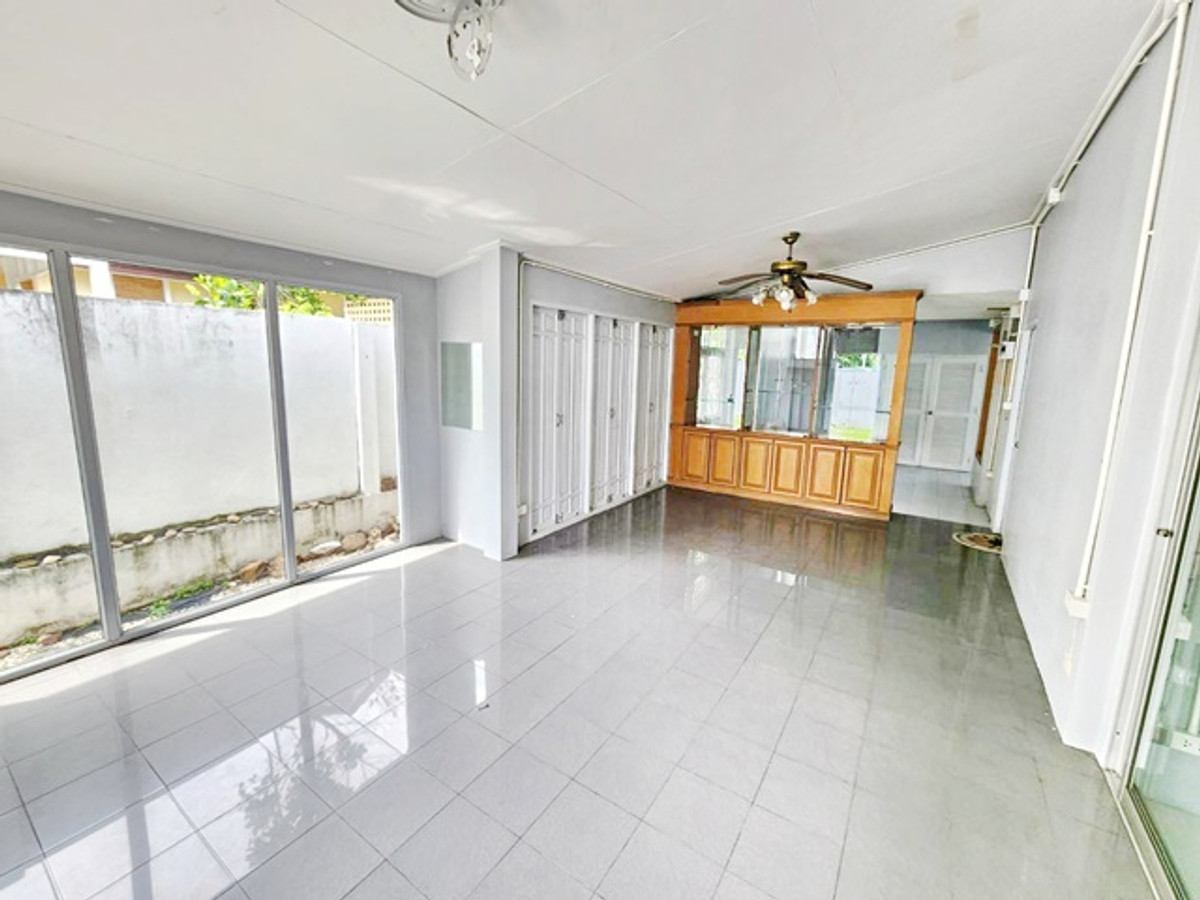 สะพาน99 450ม. บ้านเดี่ยว 2ชั้น 3-4นอน 60ตรว. 200ตรม. ซ.ประชาชื่น 2-8 มจพ. 4.5 กม. MRTบางซ่อน 1.5 กม. บางซื่อ 2น้ำ เกทเวย์ แอท บางซื่อ Loading...