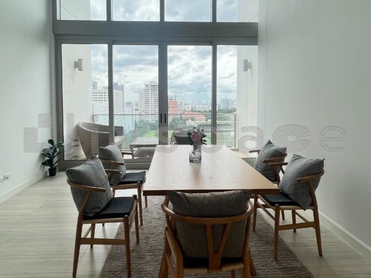For RentCondoWitthayu, Chidlom, Langsuan, Ploenchit : ▚ LC175ツ For Rent: 185 Ratjadumri – DUPLEX 2 Bedroom, Horse racing track view at Special Price ⭐