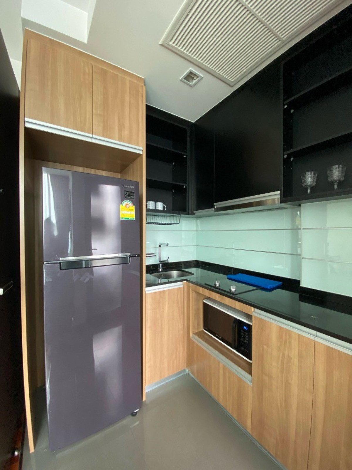 ให้เช่าคอนโดราชเทวี พญาไท : Wish Signature Midtown Siam 1【𝐑𝐄𝐍𝐓】🔥โทนน้ำเงินหรู…สงบแต่ทรงพลัง กลิ่นอายโมเดิร์นที่สะท้อนรสนิยมเหนือระดับ🔥  ติดต่อไลน์ไอดี: @hacondo