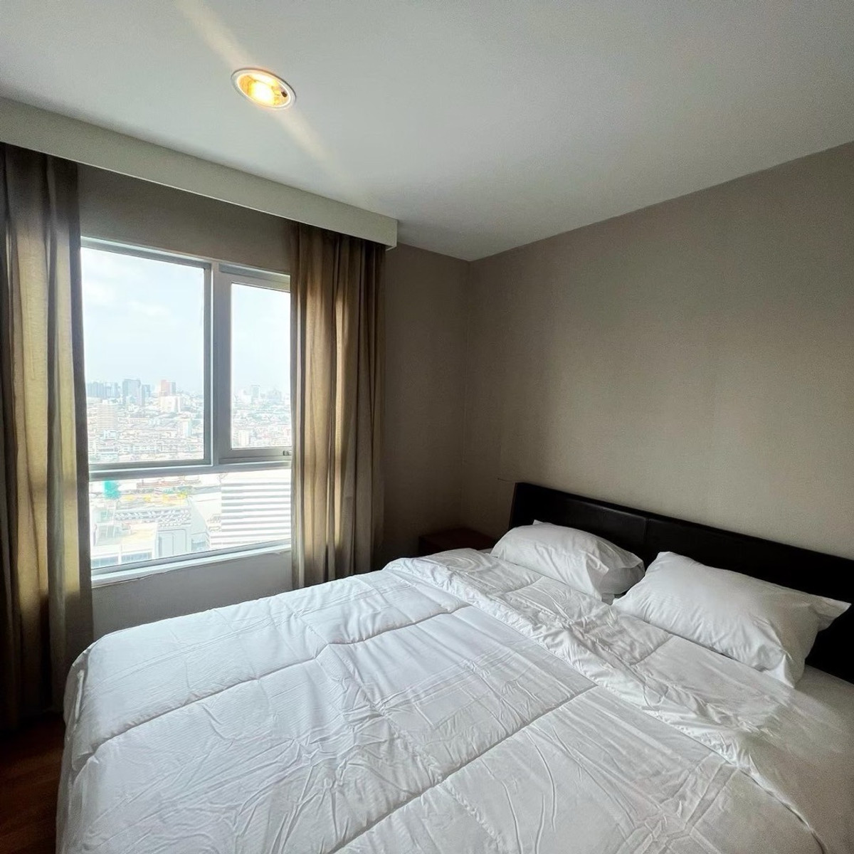 𝐅𝐨𝐫 𝐫𝐞𝐧t Belle Grand Rama 93 bedrooms, 2 bath fully furnished, 29th floor, 103 sq m. Building  Loading...