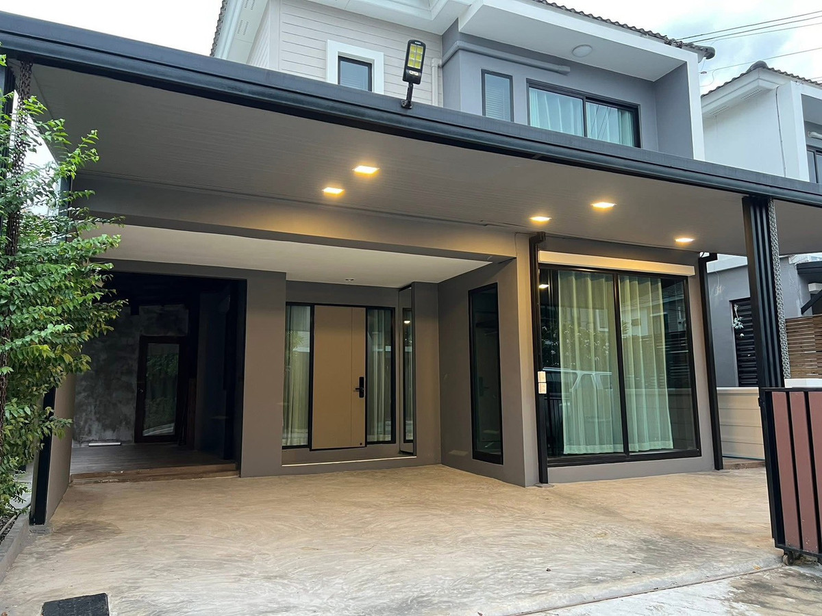 ให้เช่าบ้านนวมินทร์ รามอินทรา : 🏡 ให้เช่าบ้านเดี่ยว 2 ชั้น หมู่บ้านอารียา โคโม่ (วงแหวน–รามอินทรา)มี 4 ห้องนอน 2 ห้องน้ำ 1 ห้องแม่บ้าน บ้านพร้อมอยู่ สภาพดีมาก มี สระว่ายน้ำ ฟิตเนส และ 7-Eleven หน้าหมู่บ้าน 🔥เพียง 20,000 บาท/เดือน