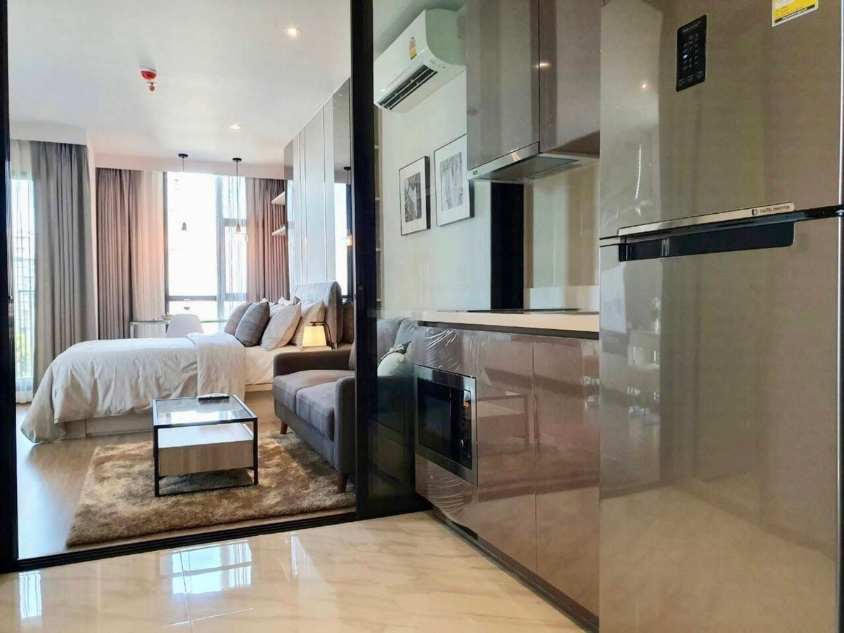 For RentCondoSukhumvit, Asoke, Thonglor : Urgent rent!! Condo Ton Ekkamai Central Hi-end Rhythm Ekkamai. Anyone who lives around here, works around here, shouldnt miss out on all the conveniences. 0896620022