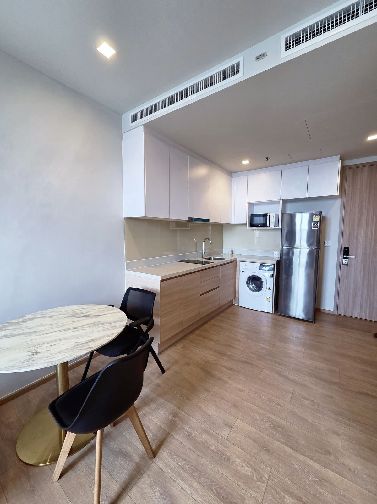 ให้เช่า Noble Around สุขุมวิท 33 Loading...