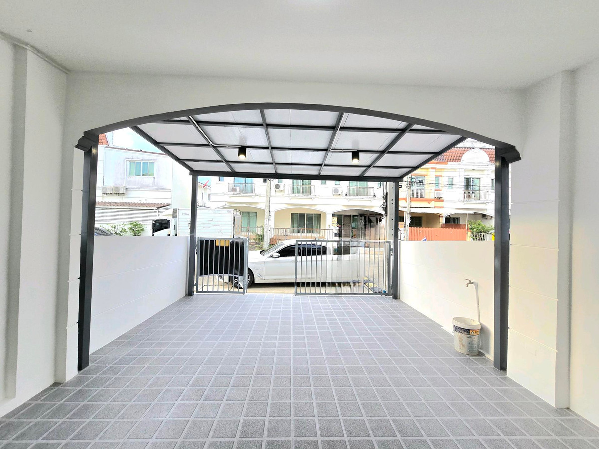 ขายอลิชา2  26.9 ตรว.บ้านรีโนเวทพร้อมอยู่ พื้นที่ด้านหลังเยอะมาก  Loading...