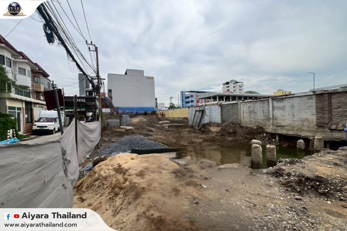 ที่ดินแปลงมุม ถมแล้ว ใจกลางวิภาวดี 22 เนื้อที่ 135.1 ตารางวา (รวมภาระจำยอม 197.20 ตร.ว.) Loading...