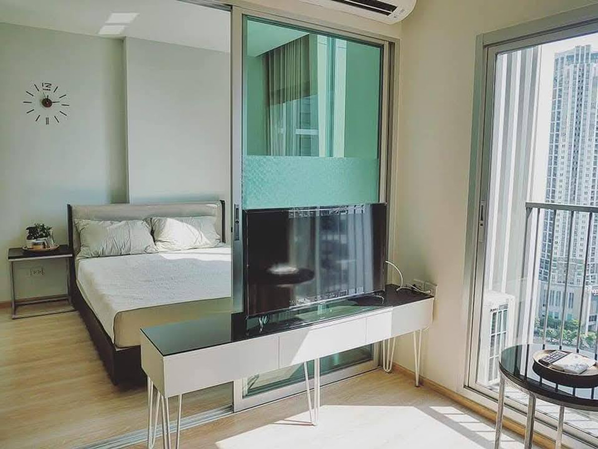 For RentCondoRatchadapisek, Huaikwang, Suttisan : For rent RR1313 Noble Revolve 2, beautiful room, fully furnished, near MRT Cultural Center.