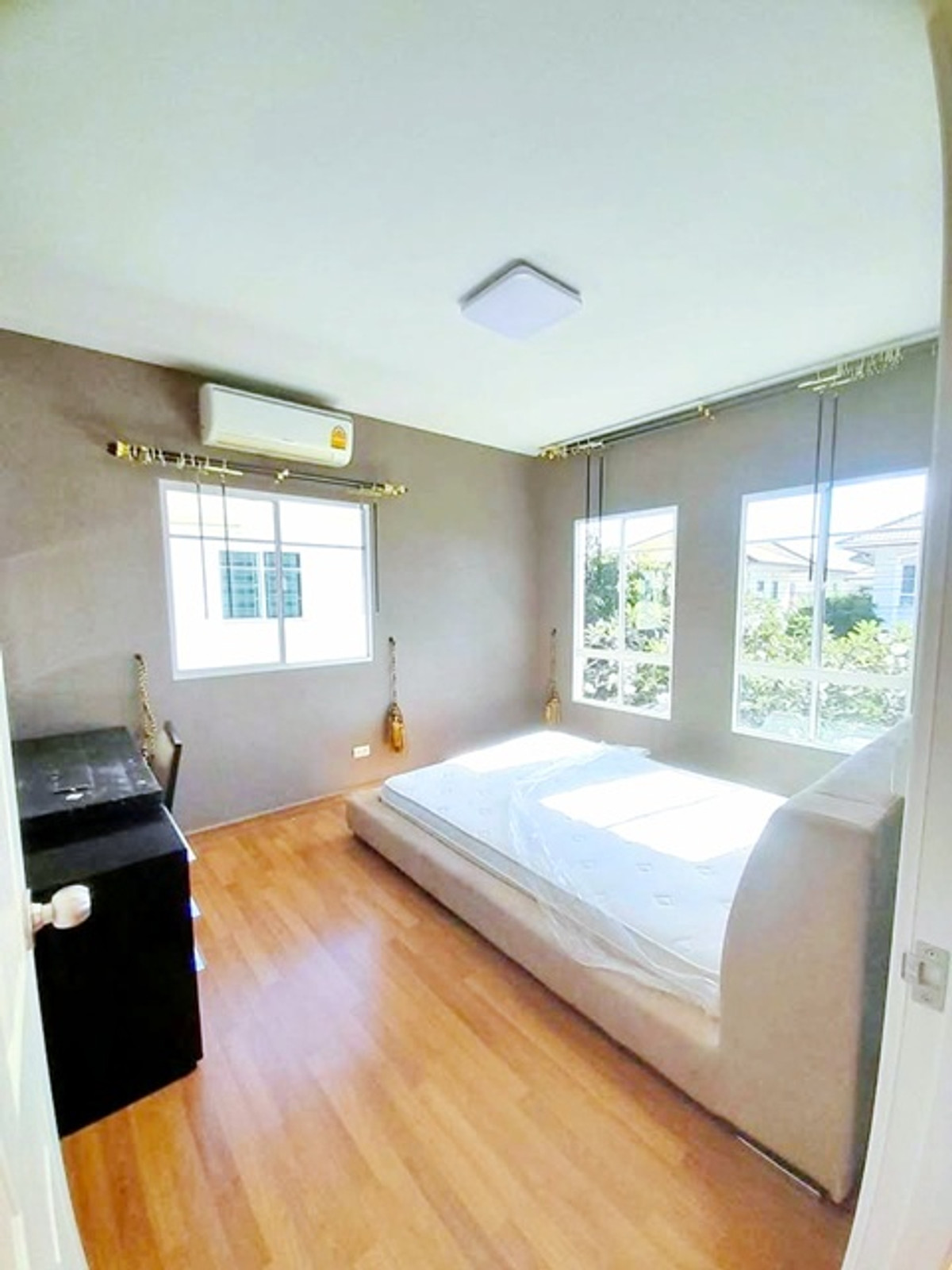 Chaloem Phrakiat Rama 9 Soi 87 Mansion Charter International School 2.2 km. 2-storey ARL Ban Thap C Loading...