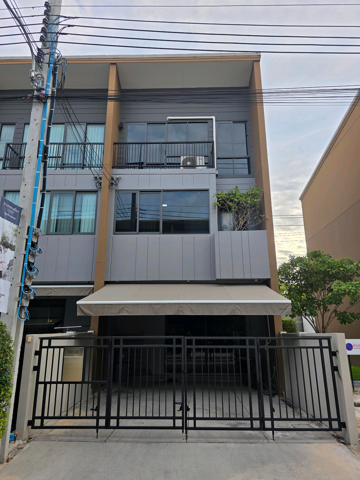 ให้เช่าทาวน์โฮมอ่อนนุช อุดมสุข : 🚩For Rent : Bann Klang Muang Sukhumvit - Onnut / 🐱 Pets Friendly (Case by case) / 30,000 thb