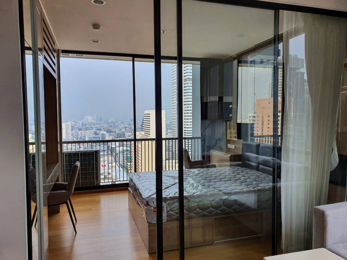 B1052 For Rent Noble Revo Silom area 34 sqm Price 19k Fully Furnished near BTS Surasak Loading...