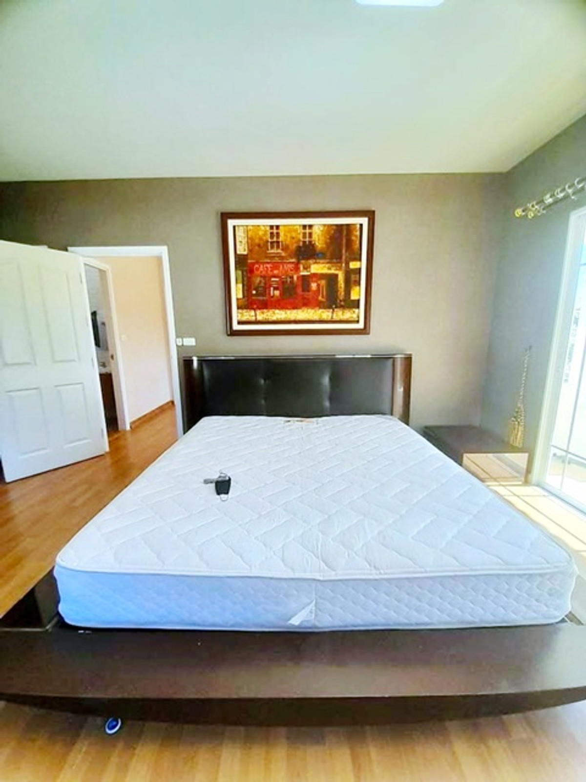 เฉลิมพระเกียรติ ร. 9 ซอย 87 คฤหาสน์ ให้เช่าบ้านเดี่ยว 2 ชั้น สุดหรู พร้อมเฟอร์ฯ 62ตร.วา. เดอะ พาซิโอ มอลล์ 3.2 กม. ARL บ้านทับช้าง 900ม. Loading...