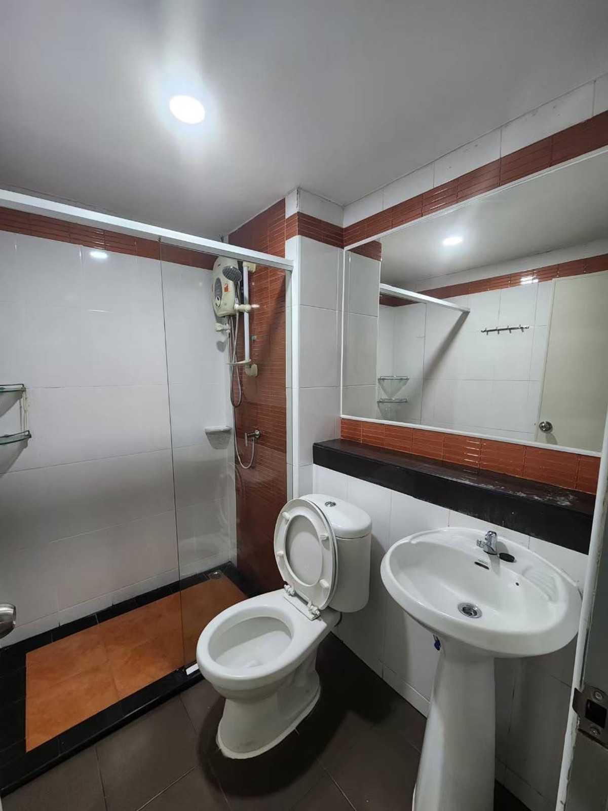 For SaleCondoBangna, Bearing, Lasalle :  Near BTS Bangna, near the expressway.