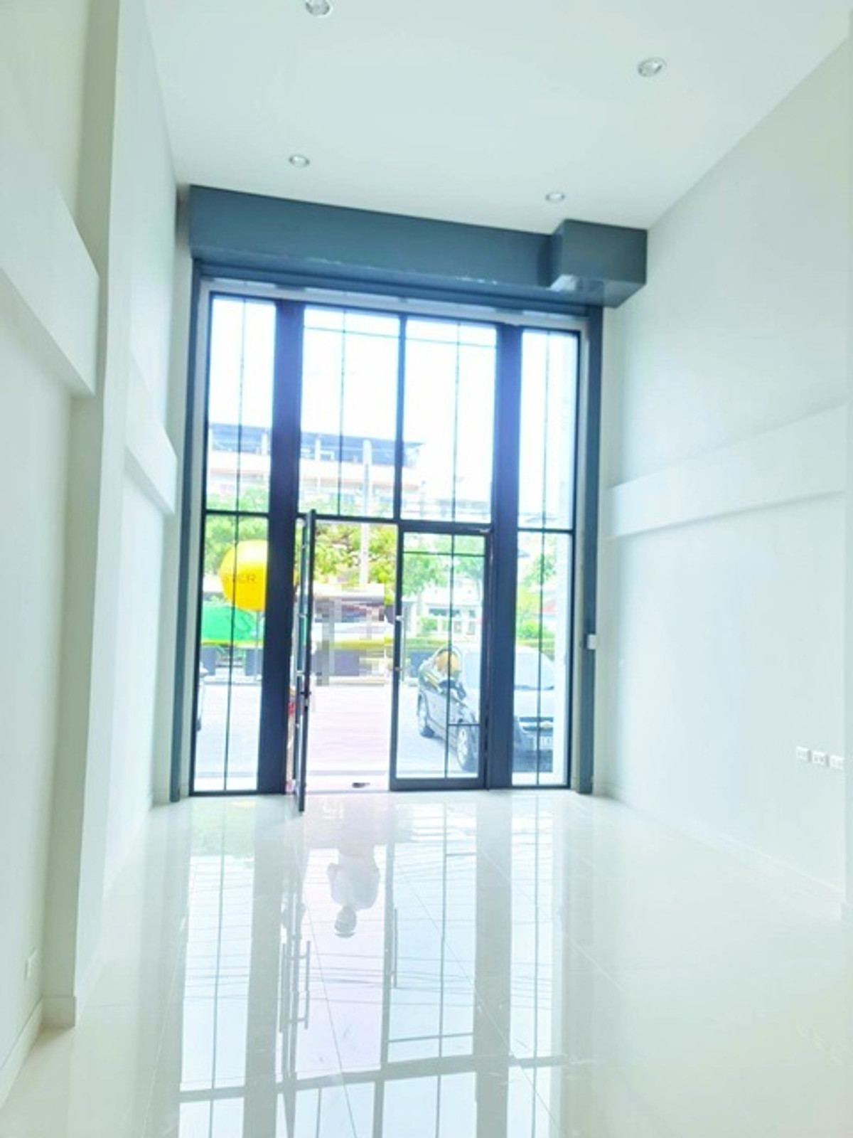 Onnut68-78 MRT SiNut 1.32 km. 4.5-story commercial building for rent 20sq.wa. 360 sq.m. 1.2 km. fro Loading...