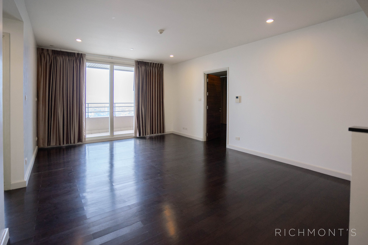 Watermark Chaophraya condo for Sale, 2 bedrooms Loading...