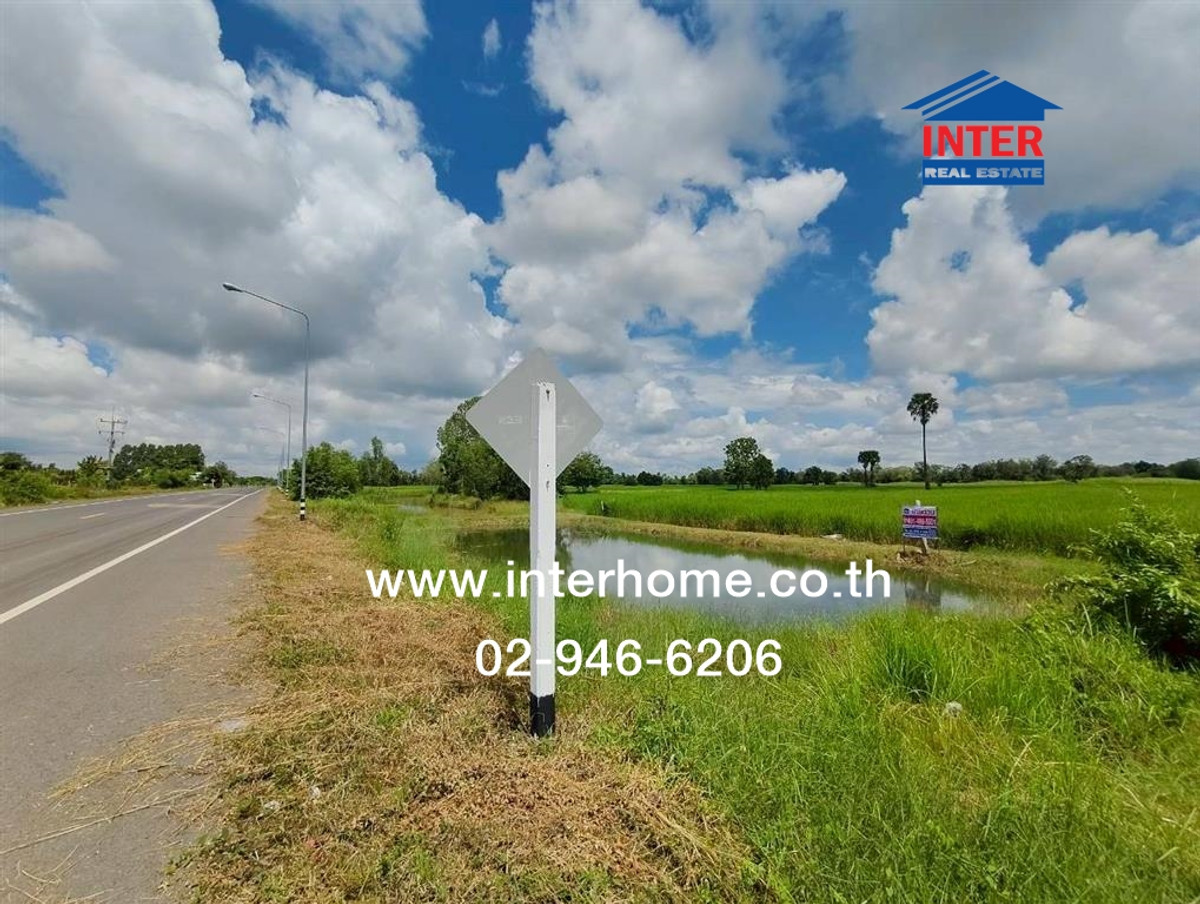 Empty land 5 rai 72 sq m. Land, Samrong Village. Mueang Buriram District Near Mana Cafe Buriram Road number 226 Road number บร.3021 Muang Buriram Buriram Loading...