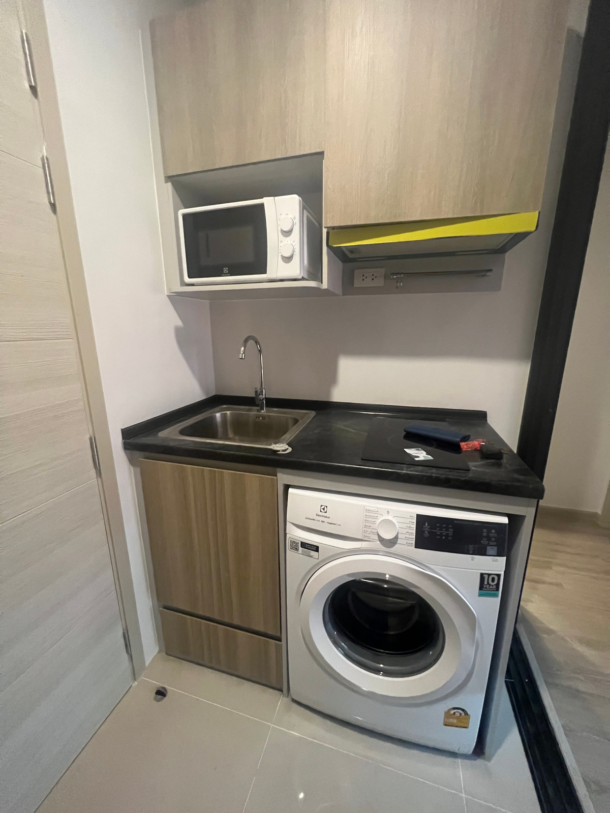 SALE – BROMPTON PET FRIENDLY Condo, Bearing 4 // ขายด่วน BROMPTON PET FRIENDLY แบริ่ง 4 – พร้อมอยู่ ใกล้รถไฟฟ้า 2 สาย ทาสแมวต้องเจอะและเจอความลงตัวที่ตกแต่งเพิ่ม คอนโดกระทัดรัดสายหวาน สายเทห์+น้องแมว 27 ตรว พร้อมตกแต่ง  Loading...