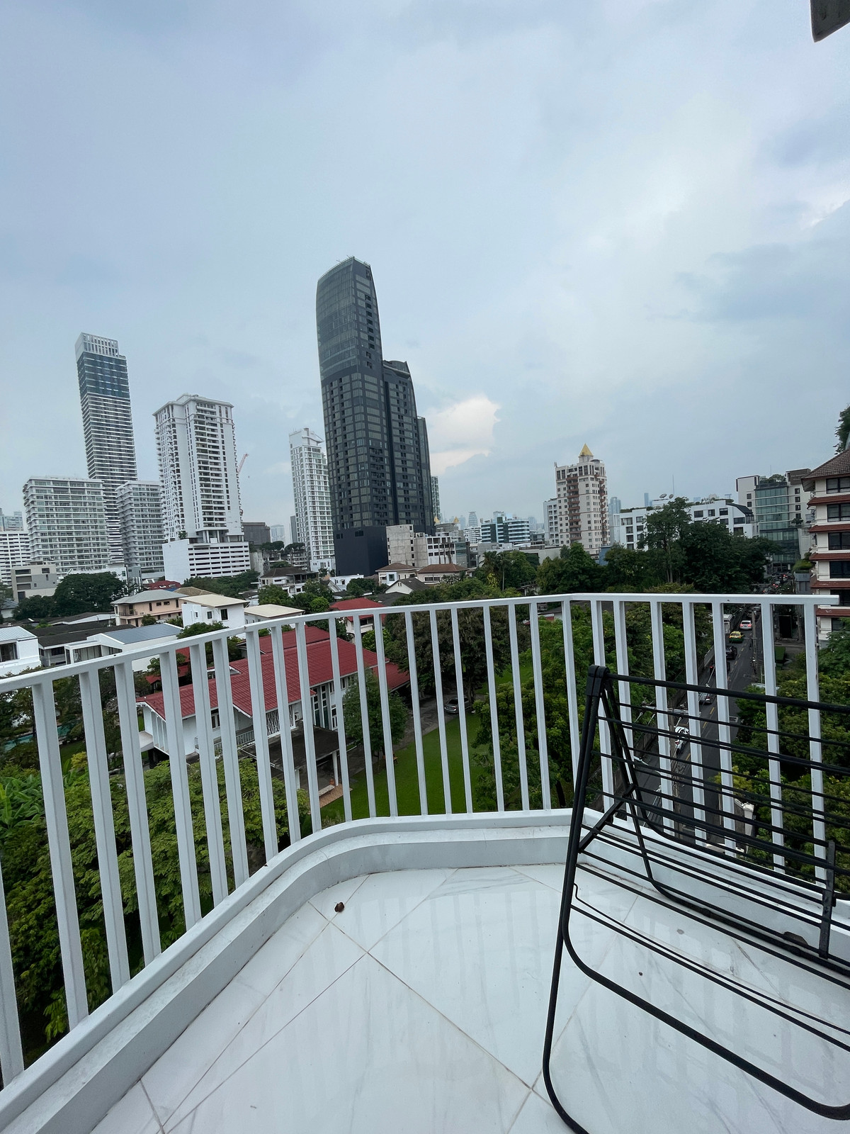 ขายคอนโดสุขุมวิท อโศก ทองหล่อ : ขายคอนโด Chewathai Residence Thonglor ทำเลทองหล่อ 20 เดินถึงได้ทั้งเอกมัย-ทองหล่อ เงียบสงบ เป็นส่วนตัว พร้อมอยู่ Fully Fitted พร้อมเฟอร์ฯ เครื่องใช้ไฟฟ้า ครบ