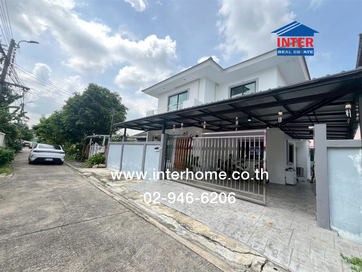 2-story detached house, 51 sq m. Detached house, Soi Bang Waek 104, Intersection 2-8, Charansanitwong Road. Phutthamonthon Sai 1 Road, Phasi Charoen District, Bangkok Loading...
