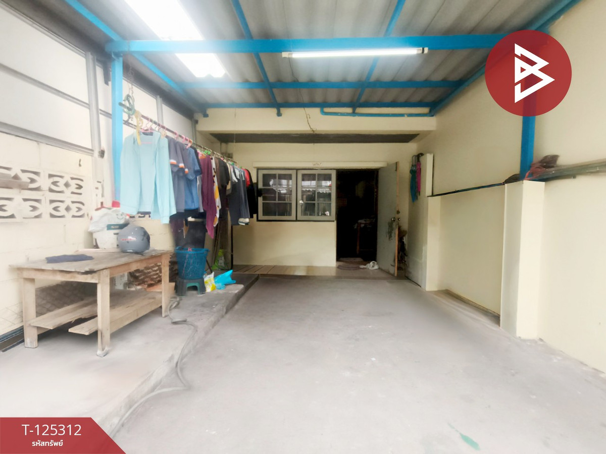 Townhouse for sale Siwanakorn Village, Phraeksa, Samut Prakan Loading...