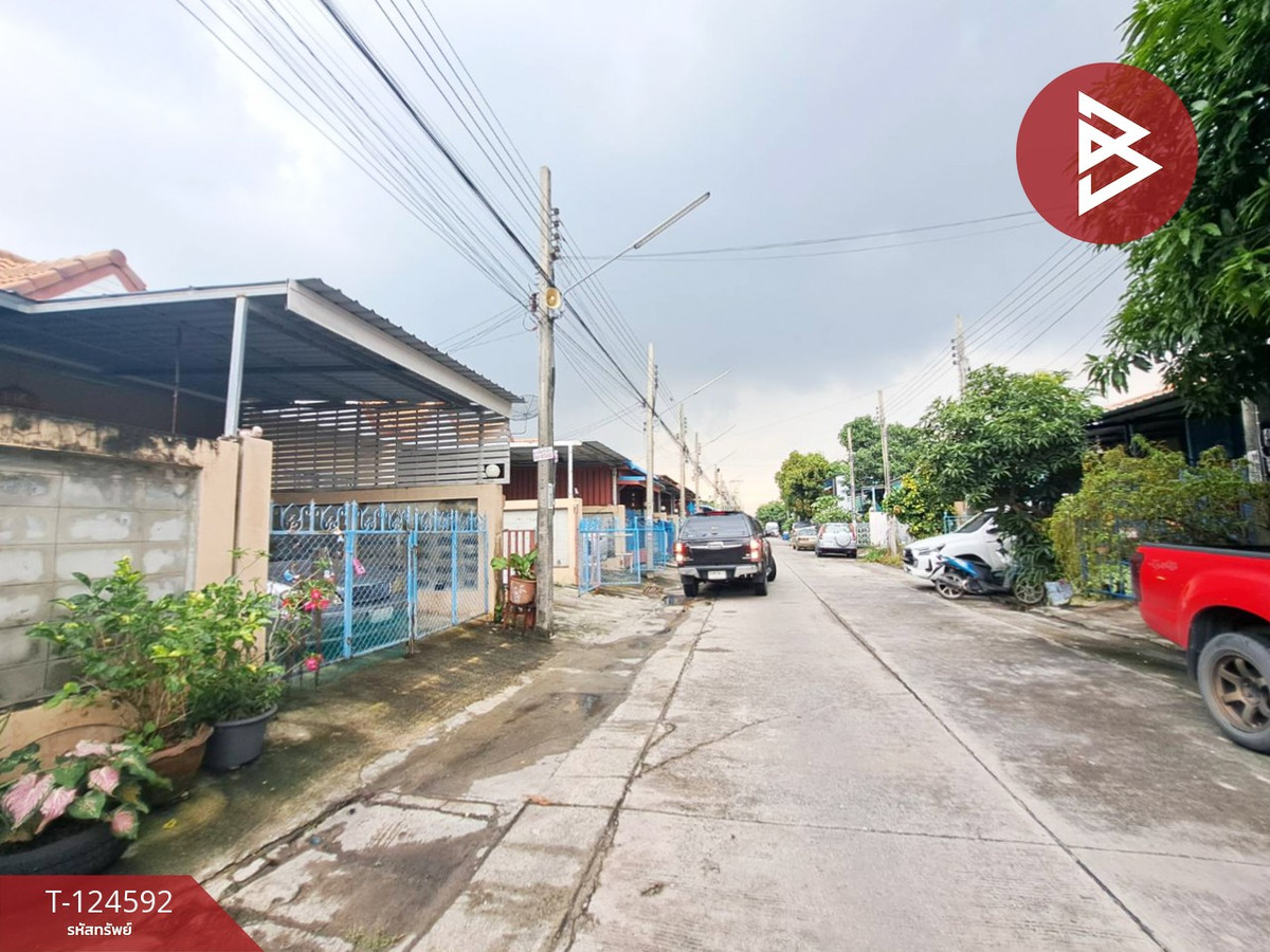 Townhouse for sale Warocha Village 5, Bang Bo, Samut Prakan Loading...