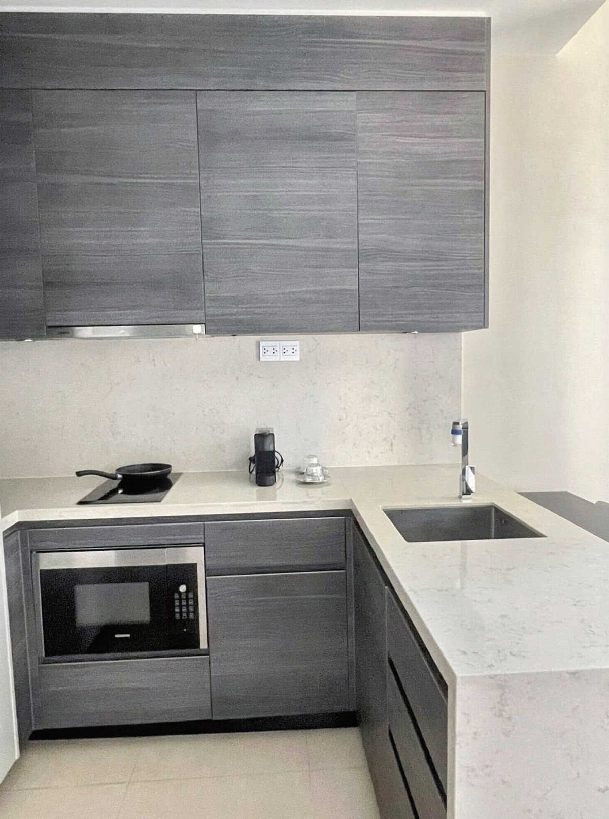 Luxury at The Esse Asoke 1-Bed, 44 sqm, Foreign Quota – only ฿8.2m (~฿186k/sqm) – unprecedented value in a top-tier address Loading...