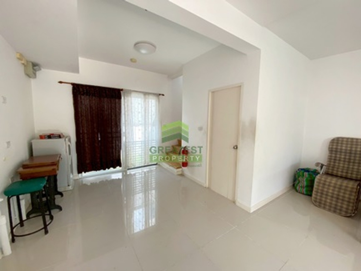 Townhome for sale, Modern Style, Indy Pracha Uthit 2, area 18.10 sq m, complete functions, good location, near Kanchanaphisek Ring Road. Loading...