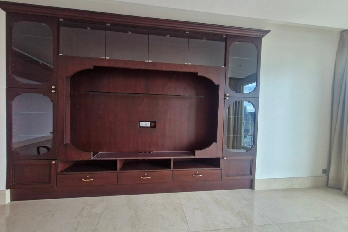 For SaleCondoSathorn, Narathiwat : 🔥 Sale with tenant !! high floor 31++!!🔥 Code C20251000085..........The Infinity, 3 bedroom, 3 bathroom, furnished, ready to move in, Special Deal!!📣📣