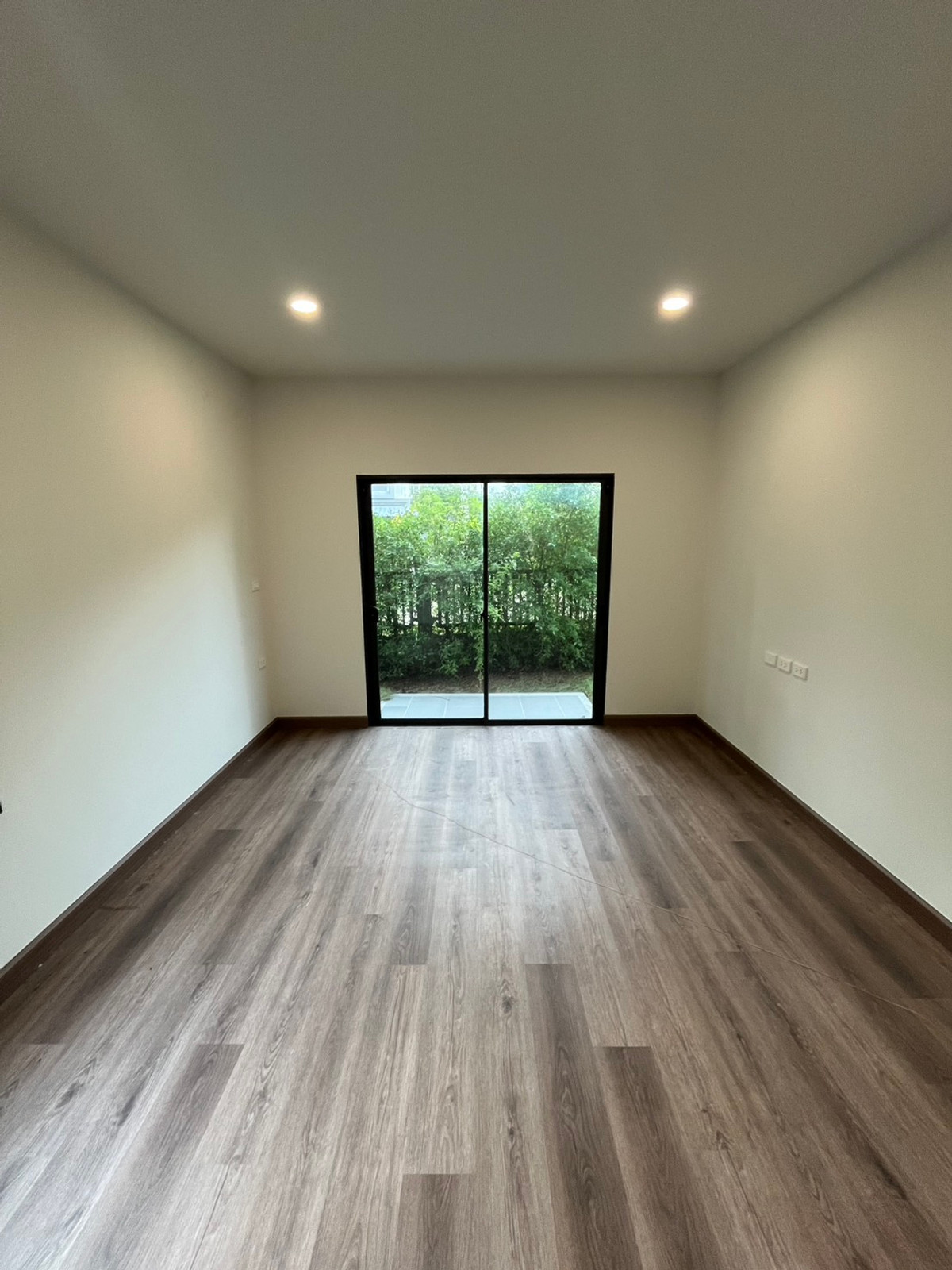 For SaleHouseRattanathibet, Sanambinna : 🏡 Grand Britannia Nonthaburi Station – corner plot detached house in front of the central garden, largest land in the project, price 14,900,000 baht.