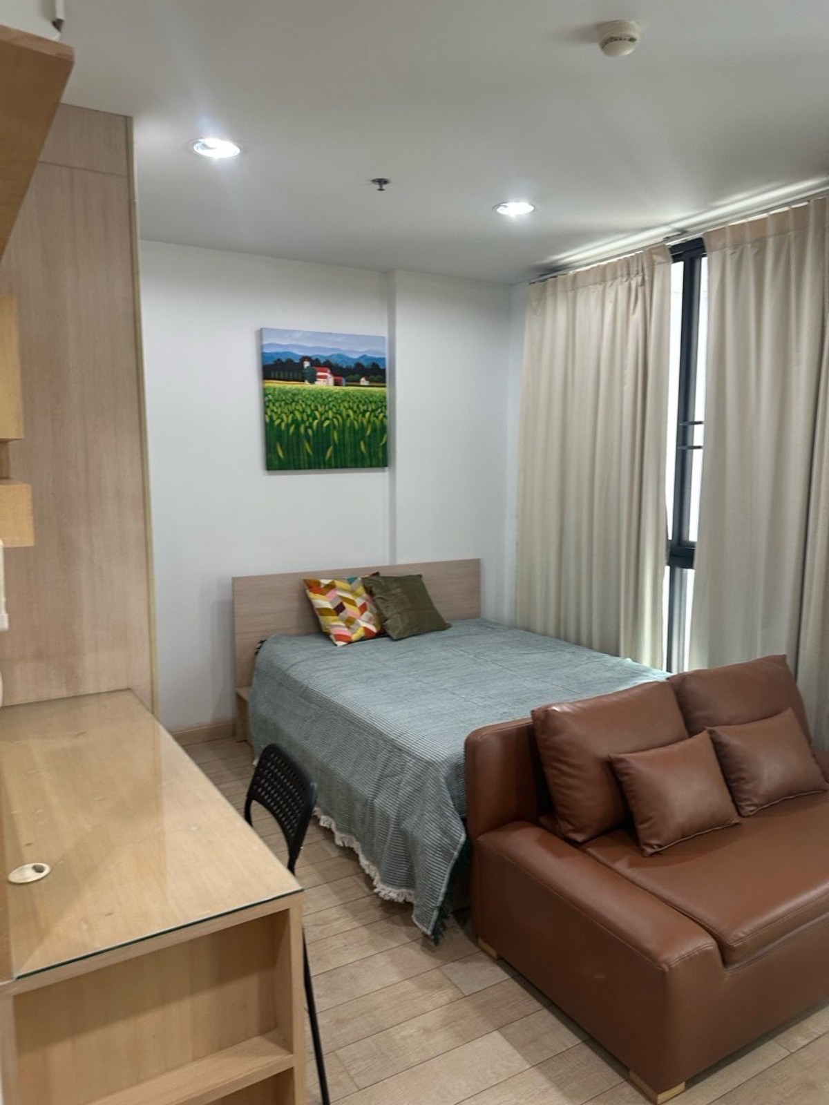 Condo next to Huai Khwang BTS station Loading...
