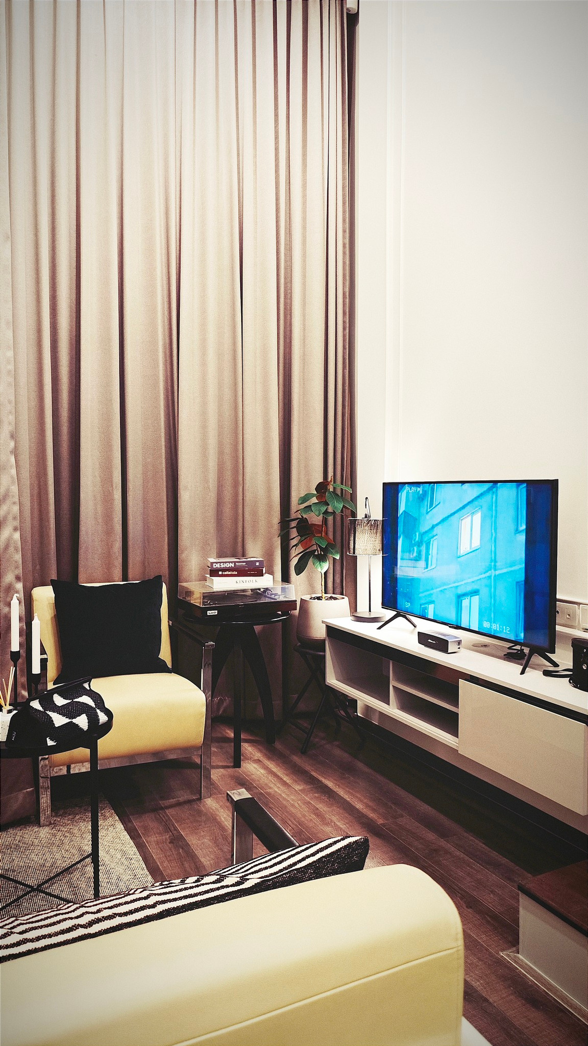 ขายคอนโดพระราม 9 เพชรบุรีตัดใหม่ RCA : ขายคอนโด KnightsBridge Space Rama 9 ราคา 5,690,000 บาท [MKs251014]