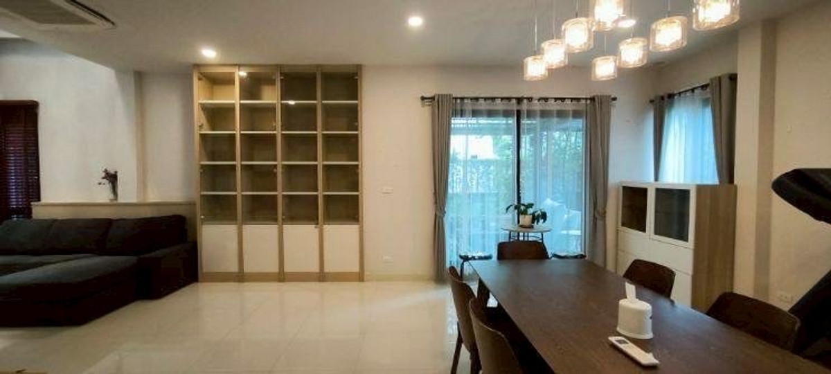 ขายบ้านเดี่ยว 2 ชั้น หมู่บ้านเดอะ ซิตี้ บางนา-กม.7 ทำเลดี เดินทางสะดวก Loading...