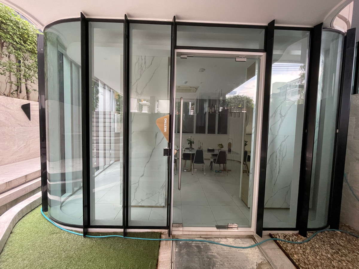 ขายคอนโดสุขุมวิท อโศก ทองหล่อ : ขายคอนโด Chewathai Residence Thonglor ทำเลทองหล่อ 20 เดินถึงได้ทั้งเอกมัย-ทองหล่อ เงียบสงบ เป็นส่วนตัว พร้อมอยู่ Fully Fitted พร้อมเฟอร์ฯ เครื่องใช้ไฟฟ้า ครบ