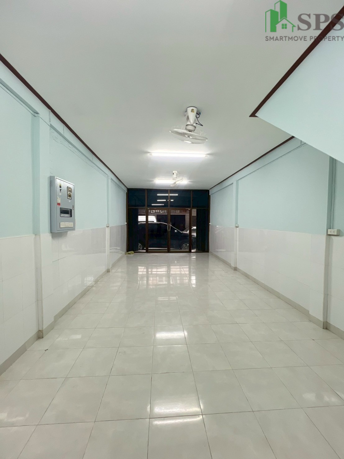 Commercial Building for Rent near BTS Phra Khanong (SPSJN226) Loading...