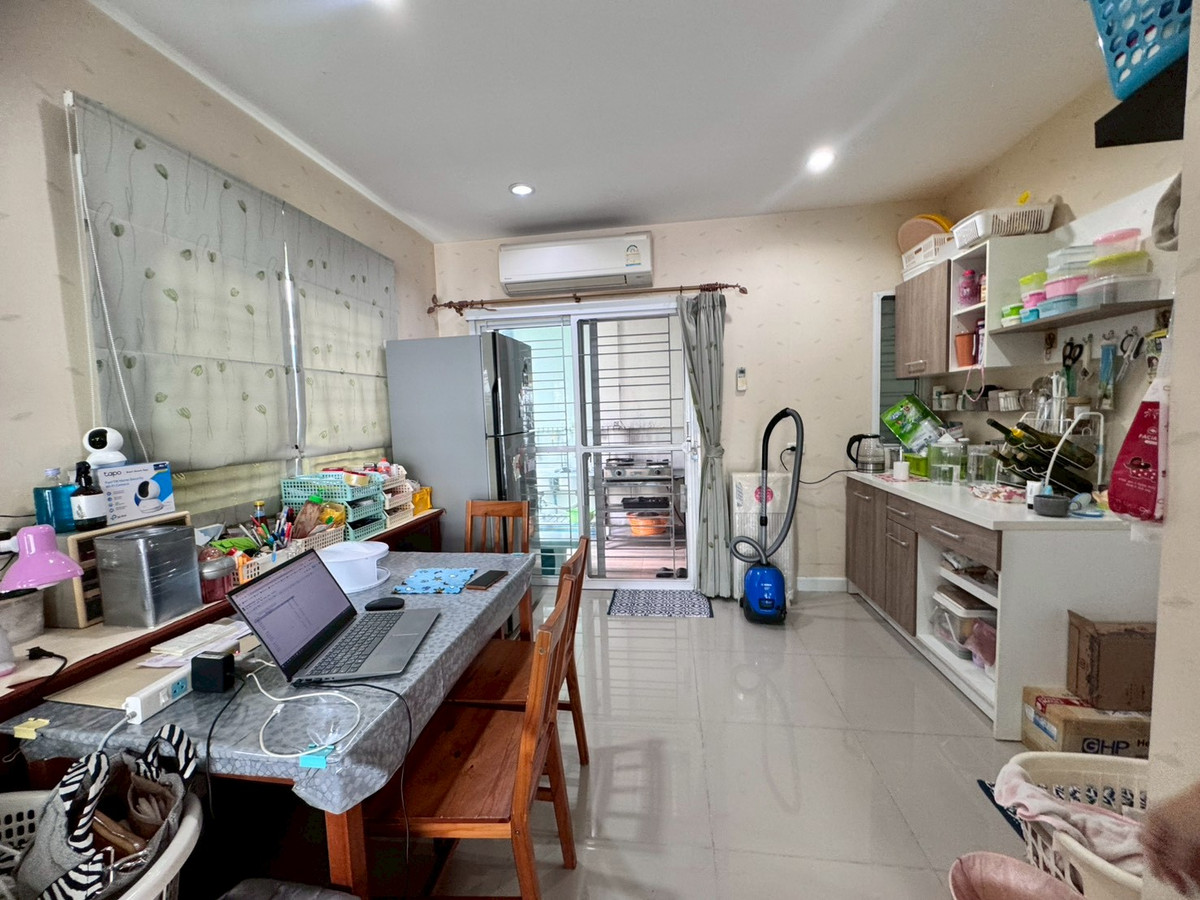 For SaleTownhomePattanakan, Srinakarin : Townhouse for sale, Villette Lite Pattanakarn 38 (Villette Lite Pattanakarn) near Triam Udom Phatthanakan (N.1911)