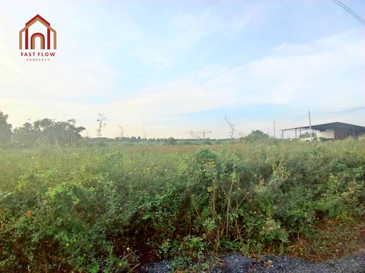 Land for sale/rent: 3 rai, Soi Lam Luk Ka 151, Lam Luk Ka Khlong 8, connecting Nakhon Nayok to Nimit Mai, Rangsit-Nakhon Nayok. Can be subdivided. Suitable for warehouse use. Loading...