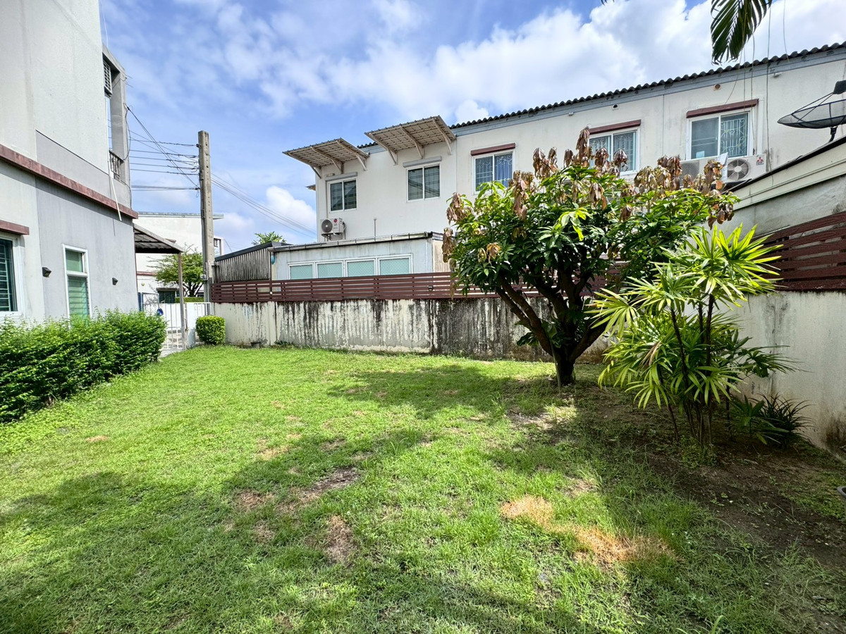 For SaleTownhomePattanakan, Srinakarin : Townhouse for sale, Villette Lite Pattanakarn 38 (Villette Lite Pattanakarn) near Triam Udom Phatthanakan (N.1911)