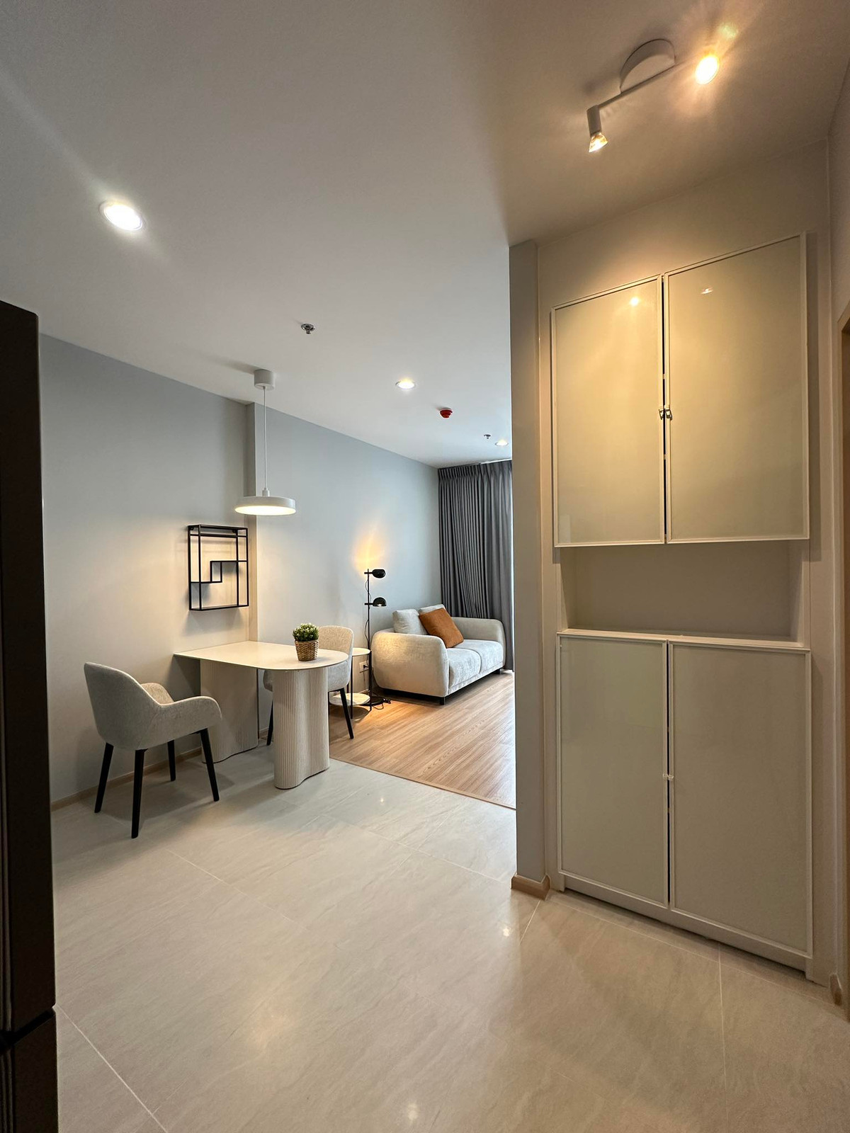 Rent-Condo Skyrise Avenue Sukhumvit 64 # near BTS Udomsuk 0.6 km. # Loading...