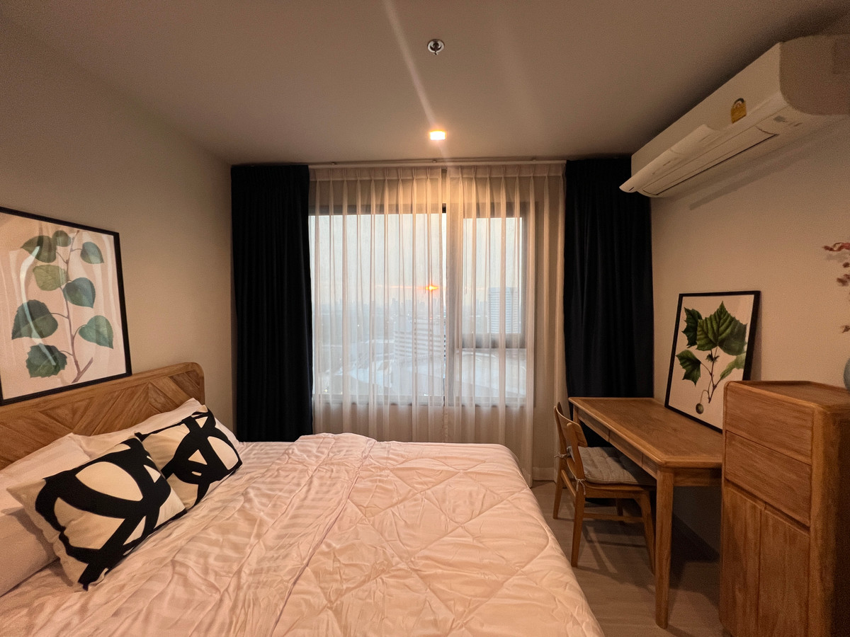 For RentCondoLadprao, Central Ladprao : Condo for rent: Life Ladprao, 2 bedrooms, 2 bathrooms, beautiful room, good view, complete furniture and electrical appliances. Located in the heart of the city, near BTS Lat Phrao Intersection, MRT Phahon Yothin.