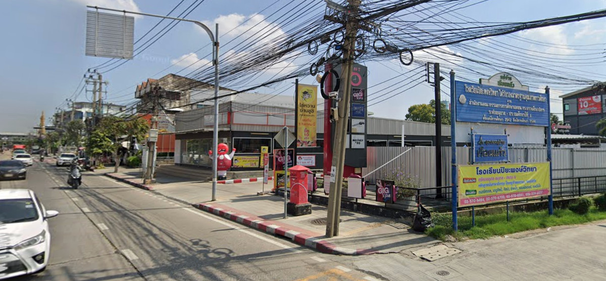 Land for sale, Lat Pla Khao, potential location, size over 2 rai, with commercial building. Suitable for developing residential projects. Loading...