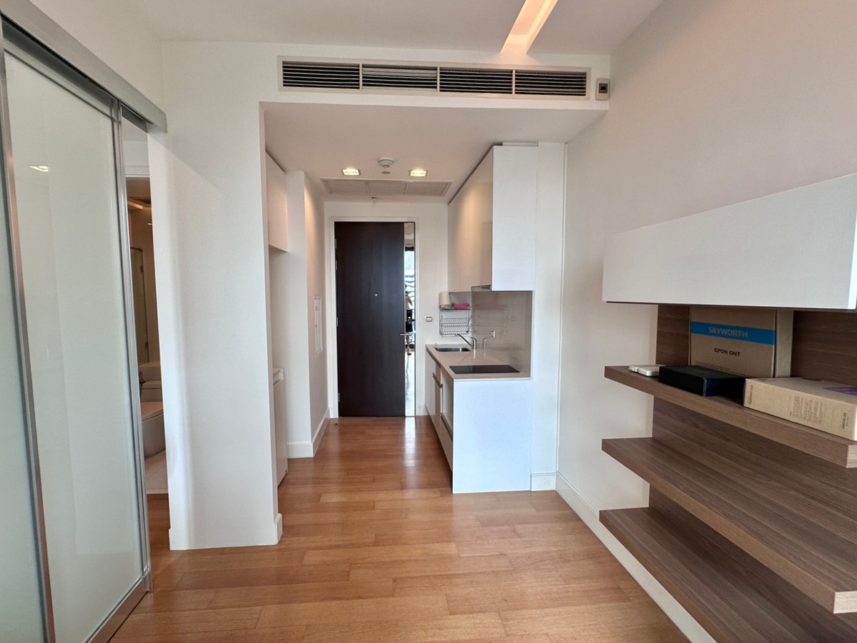 ขายด่วนราคาถูกที่สุดในตึก 🌈✨EQUINOX Paholyothin-Viphava 1 bed 1 bath ห้องสวย พร้อมอยู่  โทร 092-2462653 Donut Loading...