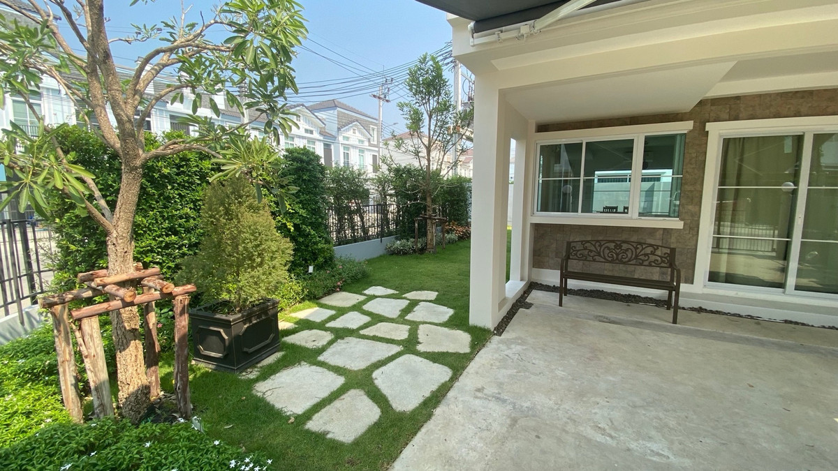 2-story townhome with furniture, good location, for rent in Bangna-Bang Phli area. Near Ramkhamhaeng University Bangna campus only 5 minutes Loading...