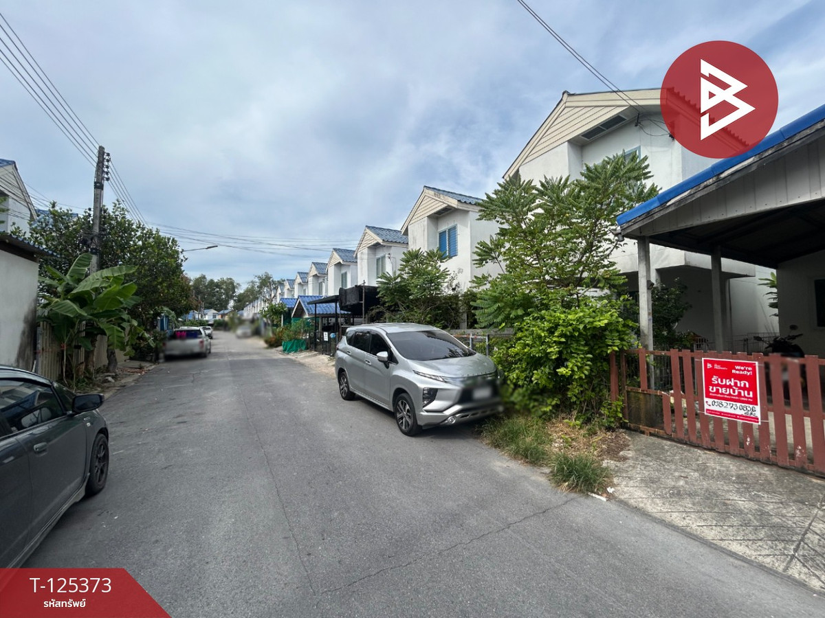 Townhouse for sale, area 21 Tarawa, Eua Athon Village, Ban Sed, Chonburi. Loading...