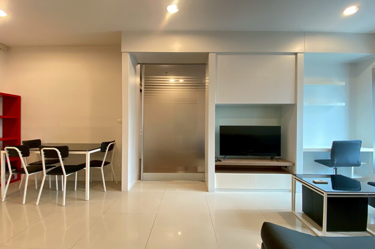 For SaleCondoWongwianyai, Charoennakor : 🔥 For Sale !! big size, East Facing, rare item, Good location!!🔥Code C20221204571..........Q House Condo Sathorn, 1 bedroom, 1 bathroom, furnished, Special Deal!!📣📣