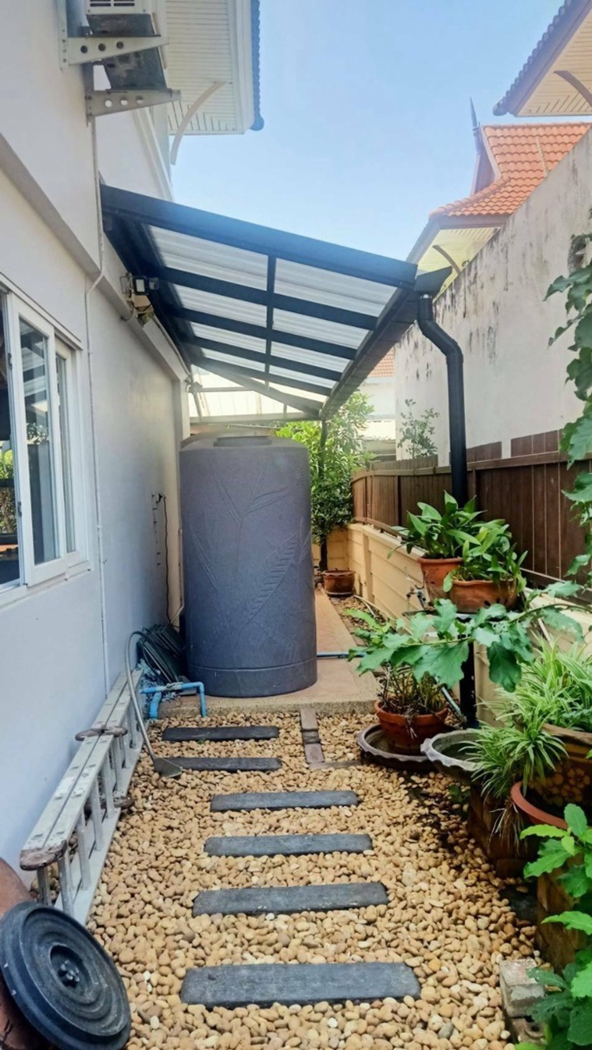 Luxurious detached house for sale Completely furnished throughout, only 9 million, move in immediately! Loading...