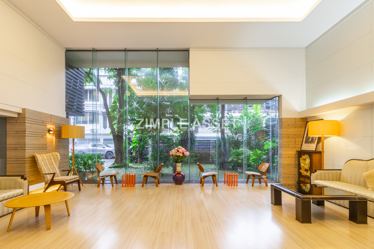 For RentSukhumvit, Asoke, Thonglor : Line ID: @zimple_asset  Service Apartment on Sukhumvit Soi 8. Fully furnished large rooms with fitness and swimming pool. Conveniently located near BTS Nana. Accepts both short-term and long-term stays