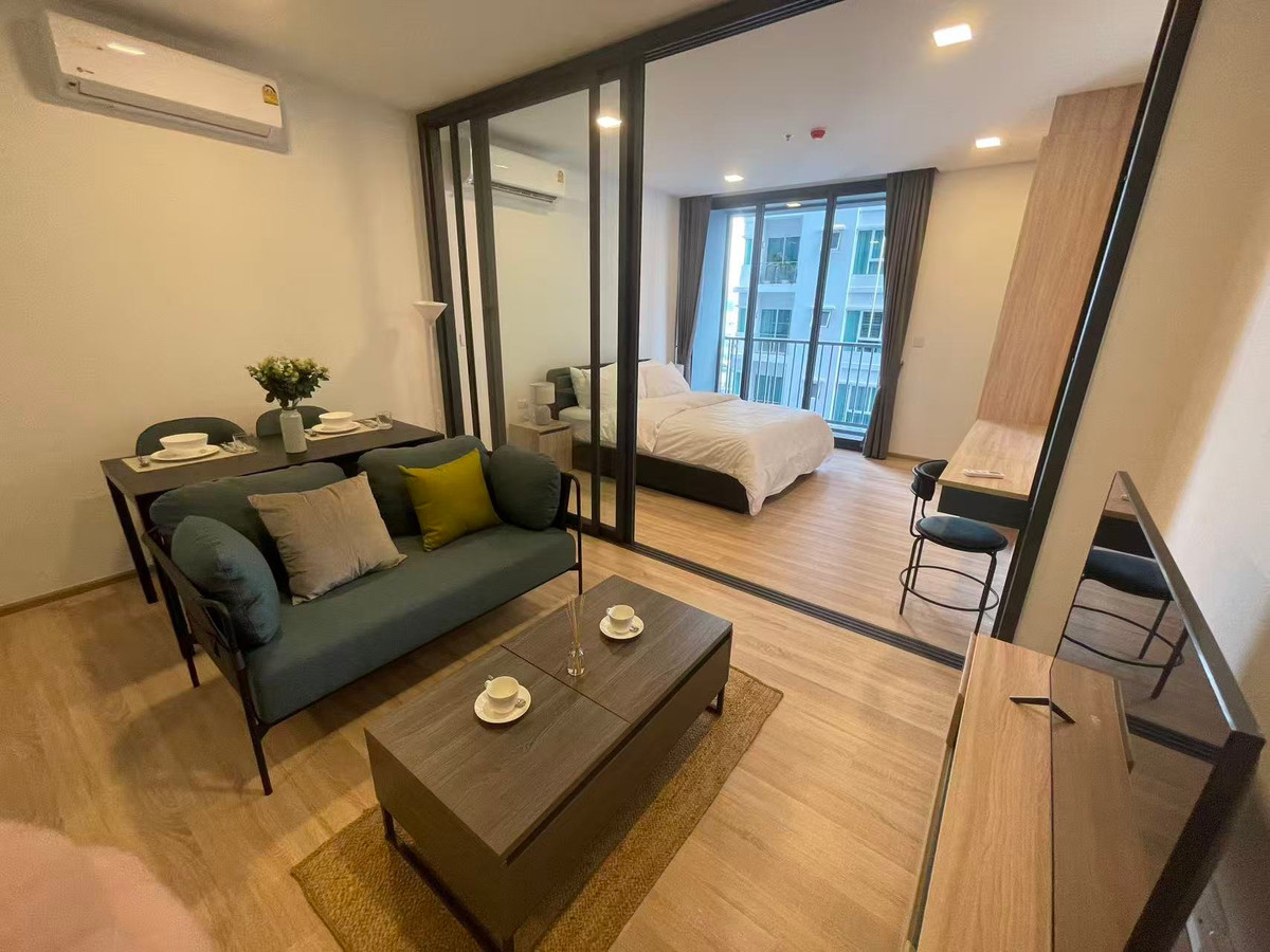For RentCondoRatchathewi,Phayathai : Condo for rent XT Phayathai, fully furnished, high floor, nearby BTS/ARL Phaya Thai, free shuttle service .