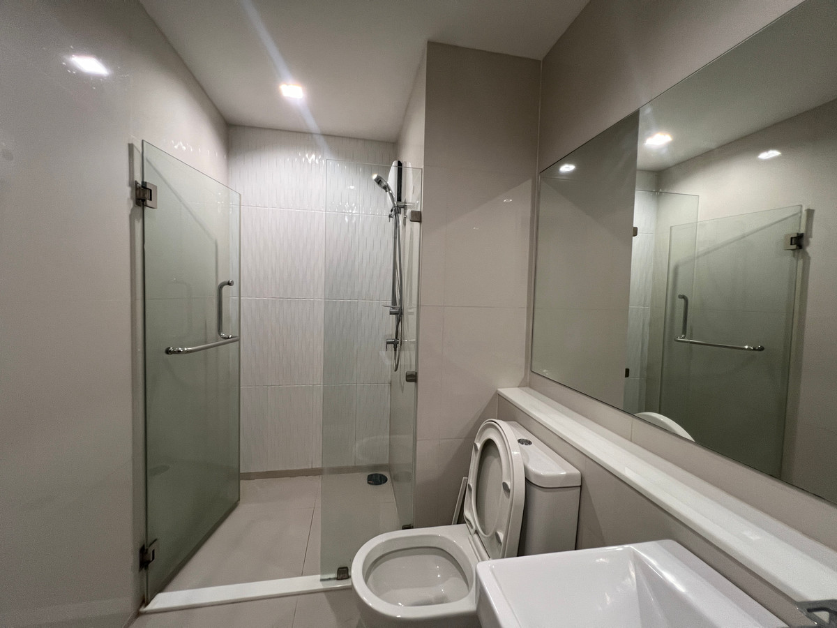For RentCondoLadprao, Central Ladprao : Condo for rent: Life Ladprao, 2 bedrooms, 2 bathrooms, beautiful room, good view, complete furniture and electrical appliances. Located in the heart of the city, near BTS Lat Phrao Intersection, MRT Phahon Yothin.