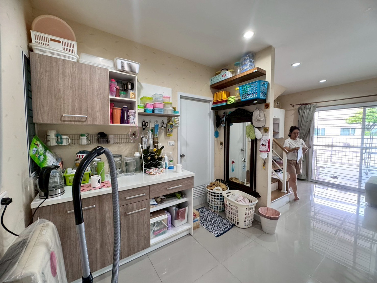 For SaleTownhomePattanakan, Srinakarin : Townhouse for sale, Villette Lite Pattanakarn 38 (Villette Lite Pattanakarn) near Triam Udom Phatthanakan (N.1911)
