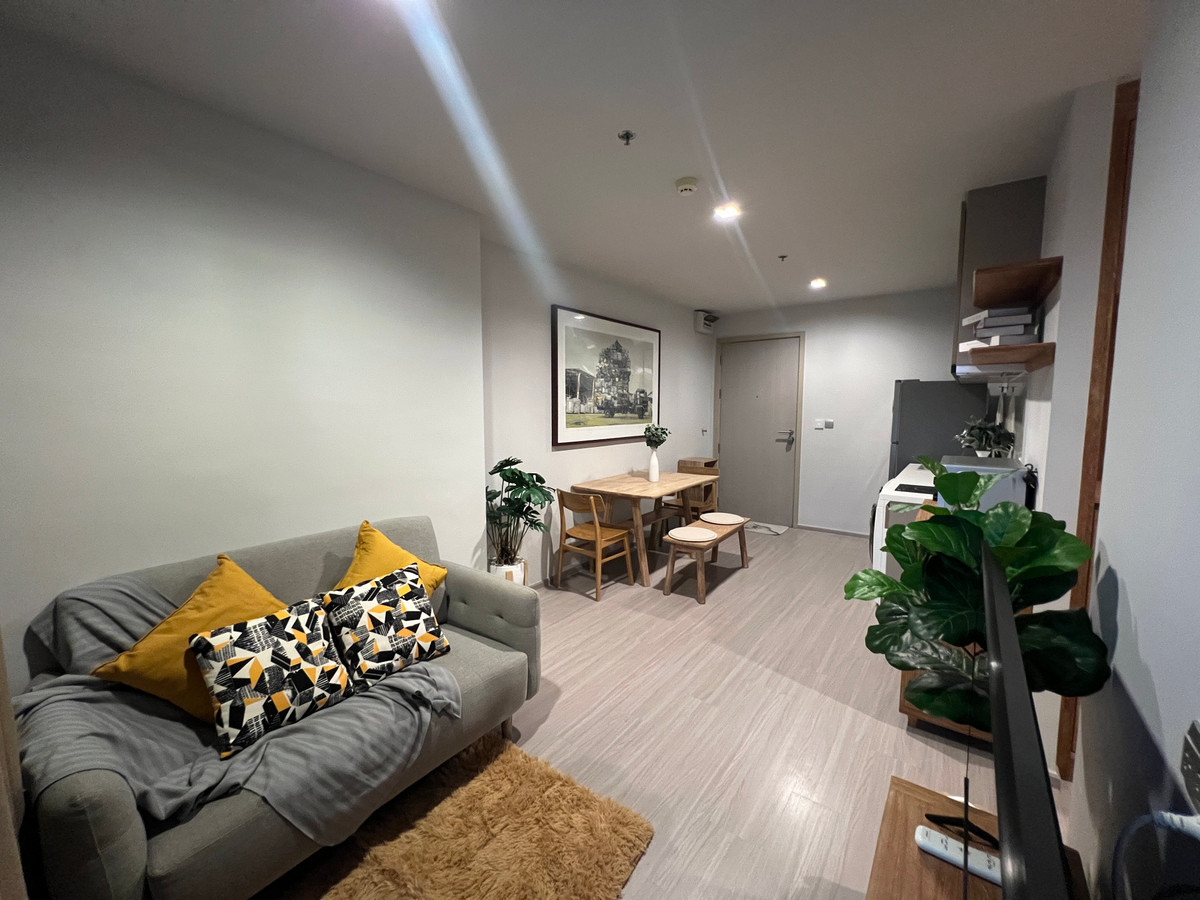 For RentCondoLadprao, Central Ladprao : Condo for rent: Life Ladprao, 2 bedrooms, 2 bathrooms, beautiful room, good view, complete furniture and electrical appliances. Located in the heart of the city, near BTS Lat Phrao Intersection, MRT Phahon Yothin.